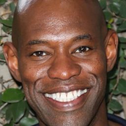 Jermaine Jackson 飾演 Nadif