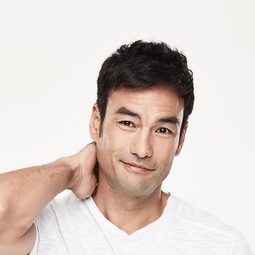 大衛·麥金尼斯 - 奇談演員 飾演Onji Koshiro