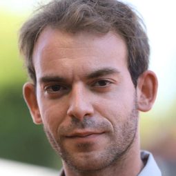 João Pedro Mamede 飾演 Henrique (voice)