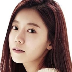 Cheon Min-hui 飾演 Mi-ro