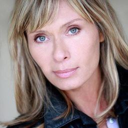 Valérie Steffen 飾演 Otie