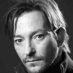 Franjo Dijak - Cure: The Life of Another演員 飾演Ivo