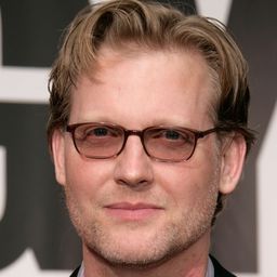 克萊格·科爾本 飾演 Mike Hanbo