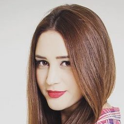 澤娜·寇查克 - 失匙開鎖佬演員 飾演Ezel