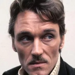 John Steiner 飾演 Duclaud