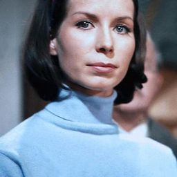 Monika Madras - 白玫瑰演員 飾演Clara Huber