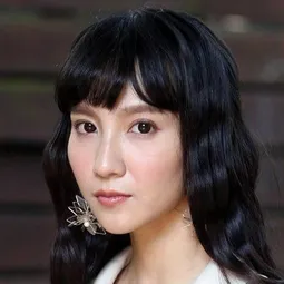 張寗 - 女鬼橋2: 怨鬼樓演員 飾演Hsin Chiao Chao