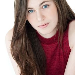 Emily Holder - 屠．姐上錯身演員 飾演Sandra