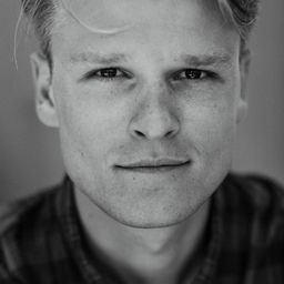 Adrian Spencer 飾演 Ben