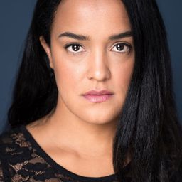 Bahia Watson 飾演 Orange Blossom