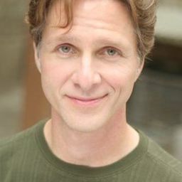 James Krag - 美國小子演員 飾演Usher