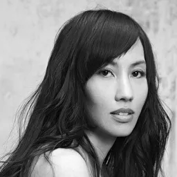 陳女燕溪 飾演 Sister