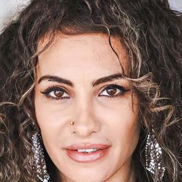 Hanan Hillo 飾演 Mary Mother of Jesus