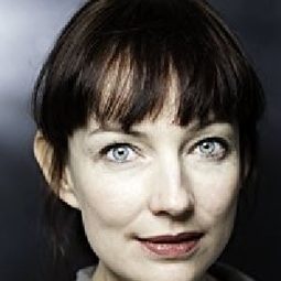 妮可拉·哈里森 飾演 