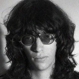Joey Ramone 飾演 Self