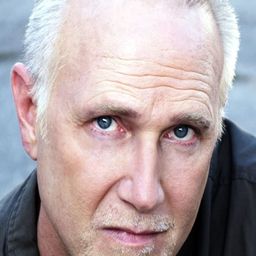 Robert Fleet 飾演 Marvin Heemeyer