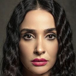 Souhir Ben Amara 飾演 Zena