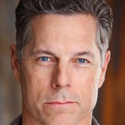 Chris Gann - 豁出去清單演員 飾演Steve