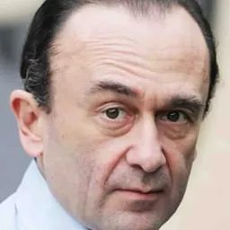 Leo Mantovani 飾演 Herr