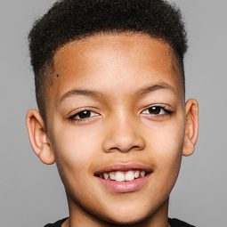 Max Fincham 飾演 Young Tim Goodman