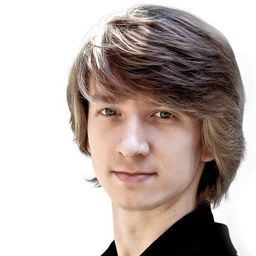 Vadim Muntagirov 飾演 Franz