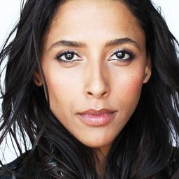 Bianca Lopez 飾演 Liz