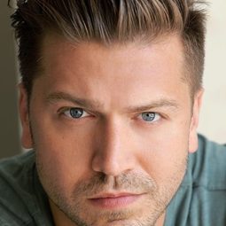 Johnny Kostrey - P-51飛龍戰機演員 飾演Flt. Lt. Karl Kuttelwascher