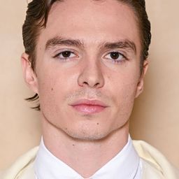 Nicholas Alexander Chavez 飾演 Billy