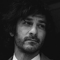 Julien Levy - Home Is Where Your Heart Aches導演