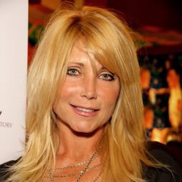Pamela Bach 飾演 Patty Springsteen