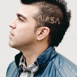 Bobak Ferdowsi 飾演 Self
