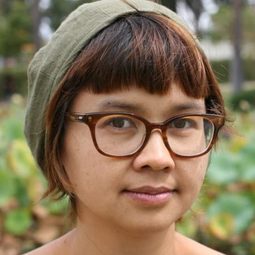 查琳·易 飾演 Jodi