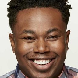 Marcel Spears 飾演 Carlton Blakeston Jr.