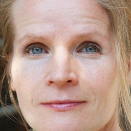 Katja Geist 飾演 Sportlehrerin