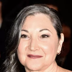 羅賓·巴特利特 飾演 Bridget Kearns