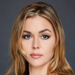 Samantha Lockwood 飾演 Lila