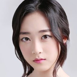 Go Ju-yeon 飾演 Ji-hye (young)