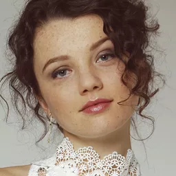 瑟法妮雅·拉維·歐文 飾演 Melanie