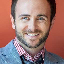 Tod Fennell 飾演 Helen's Co-Worker