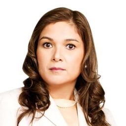 伽西卡·印尼戈 飾演 Enrique's wife