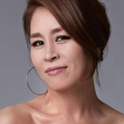 Choi Jung-won 飾演 Eun-a