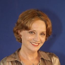 Tamara Creţulescu 飾演 Liana Popu