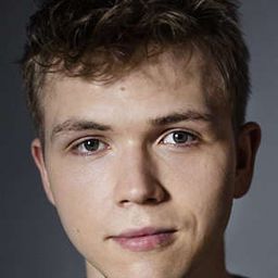 阿德里安·馬耶夫斯基 飾演 Antek