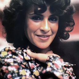 Fettouma Ousliha-Bouamari 飾演 Leila (mère)