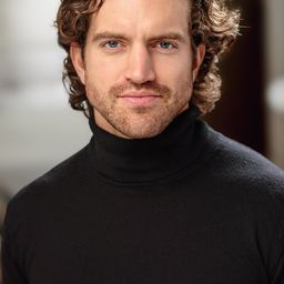 Daniel Considine 飾演 Isaac