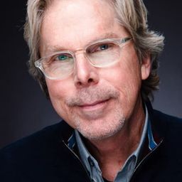 Samuel Painter 飾演 60 Minutes Camera Operator