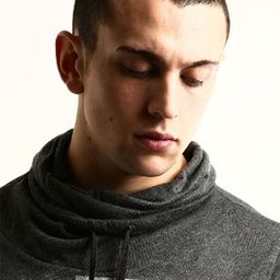 Mike Fury 飾演 Millwall Fighter