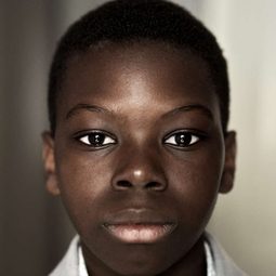 柏保羅史基斯 飾演 Tori