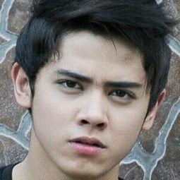 Aliando Syarief 飾演 Yusuf