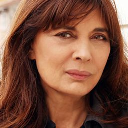 Şerif Sezer 飾演 Perran